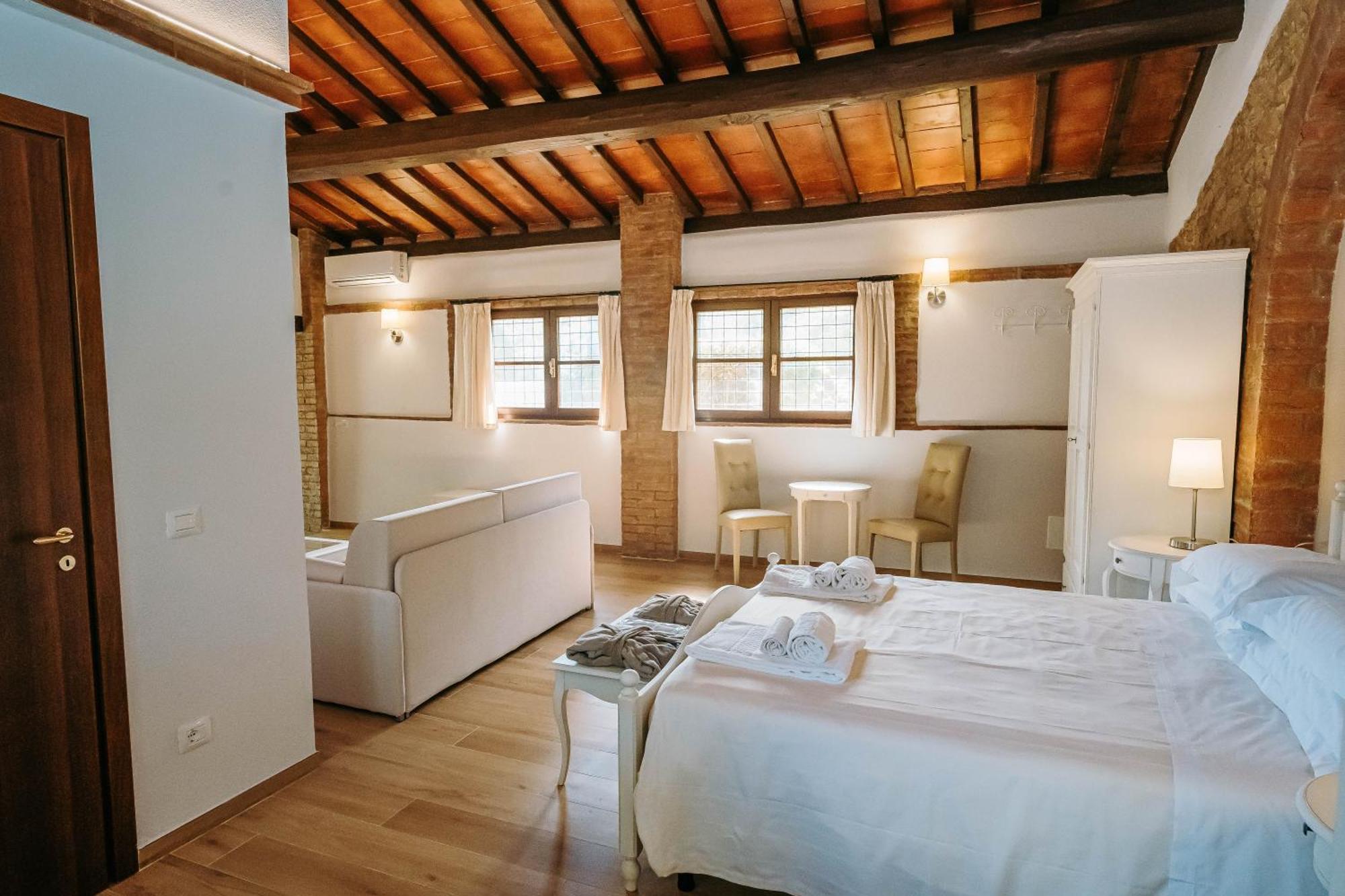 Borgo Il Poggiaccio Residenza D'Epoca Guest House Sovicille Exterior photo