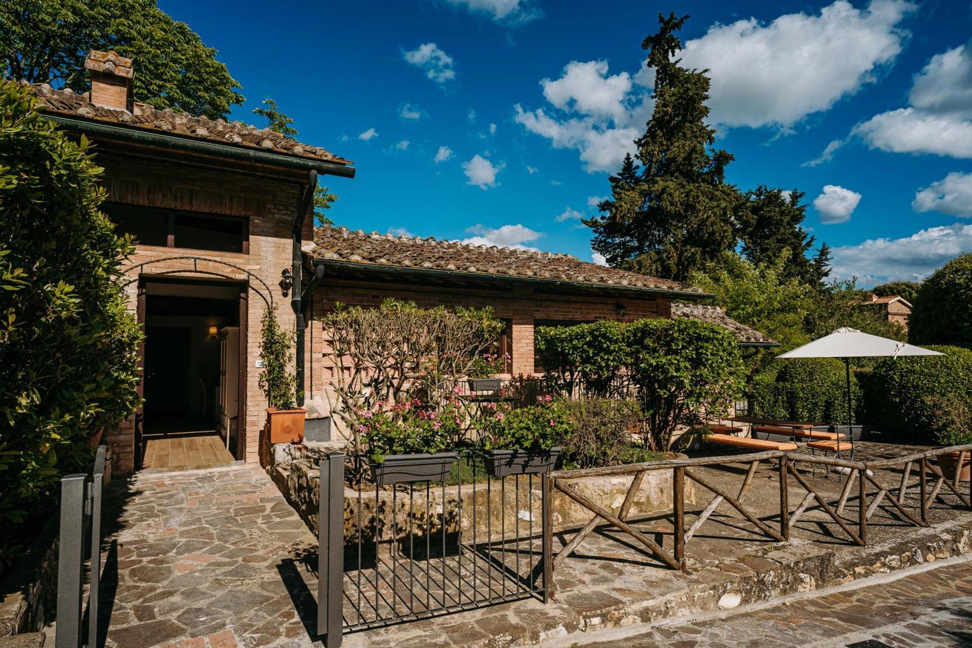Borgo Il Poggiaccio Residenza D'Epoca Guest House Sovicille Exterior photo